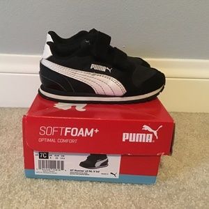 Toddler boys Puma Velcro sneakers size 7